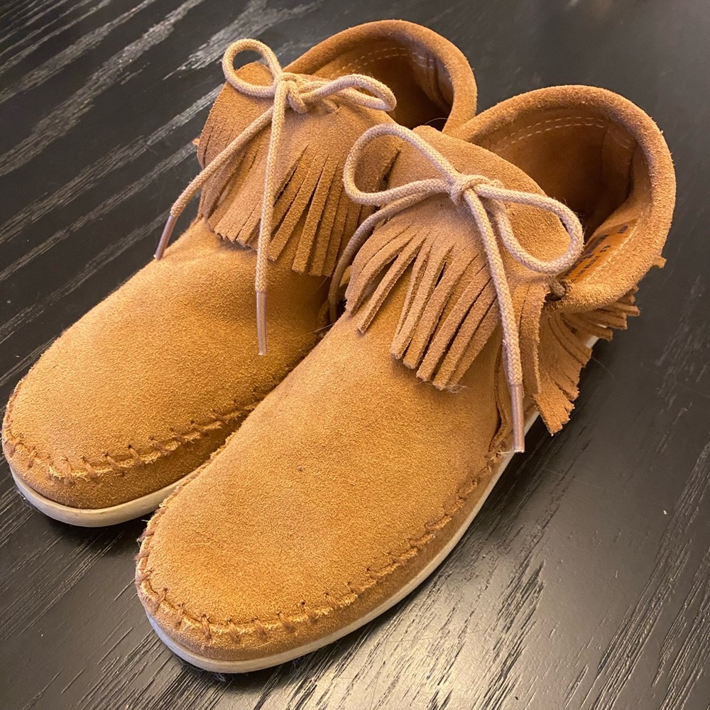 Minnetonka Brown Venice Sporty Fringe Mocs